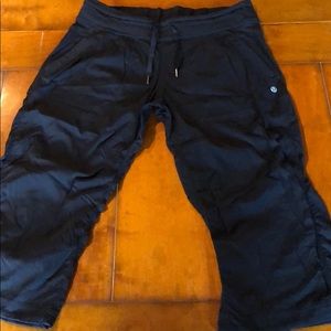 Lululemon cropped studio pants sz10